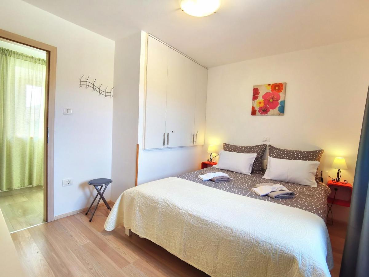 Jasmina Apartment Hum Kültér fotó
